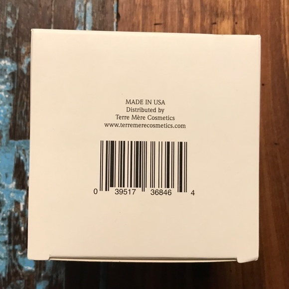 Terre Mère - Jojoba bead Clarifying Facial Exfoliant - Picture 5 of 6
